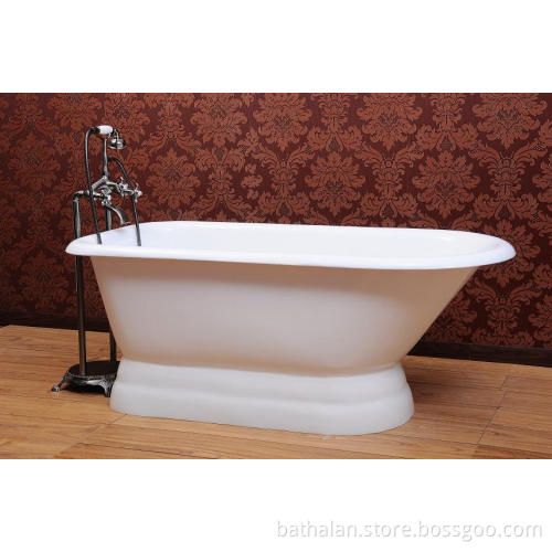 Roll top tub with pedestal